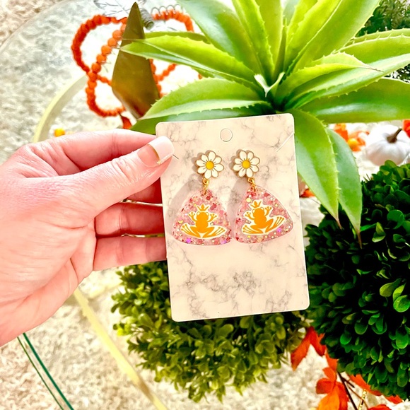 Frog Acrylic Earrings - Picture 3 of 4